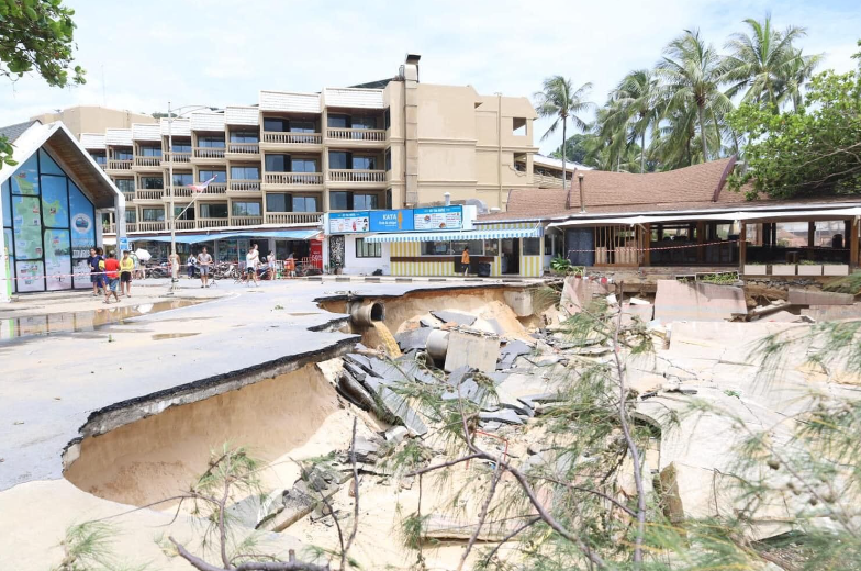 9 Tewas, Puluhan Hilang Akibat Banjir dan Longsor di Phuket Thailand